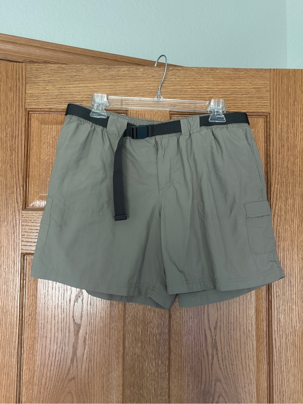 Columbia Beige Tan Women's L Lightweight Cargo Shorts with Belt